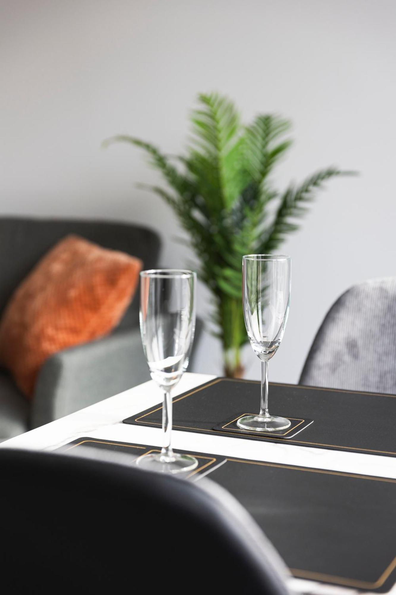 44 Apartments - Modern, Gemuetlich, Wlan, Balkon, Stellplatz วุปปาทัล ภายนอก รูปภาพ